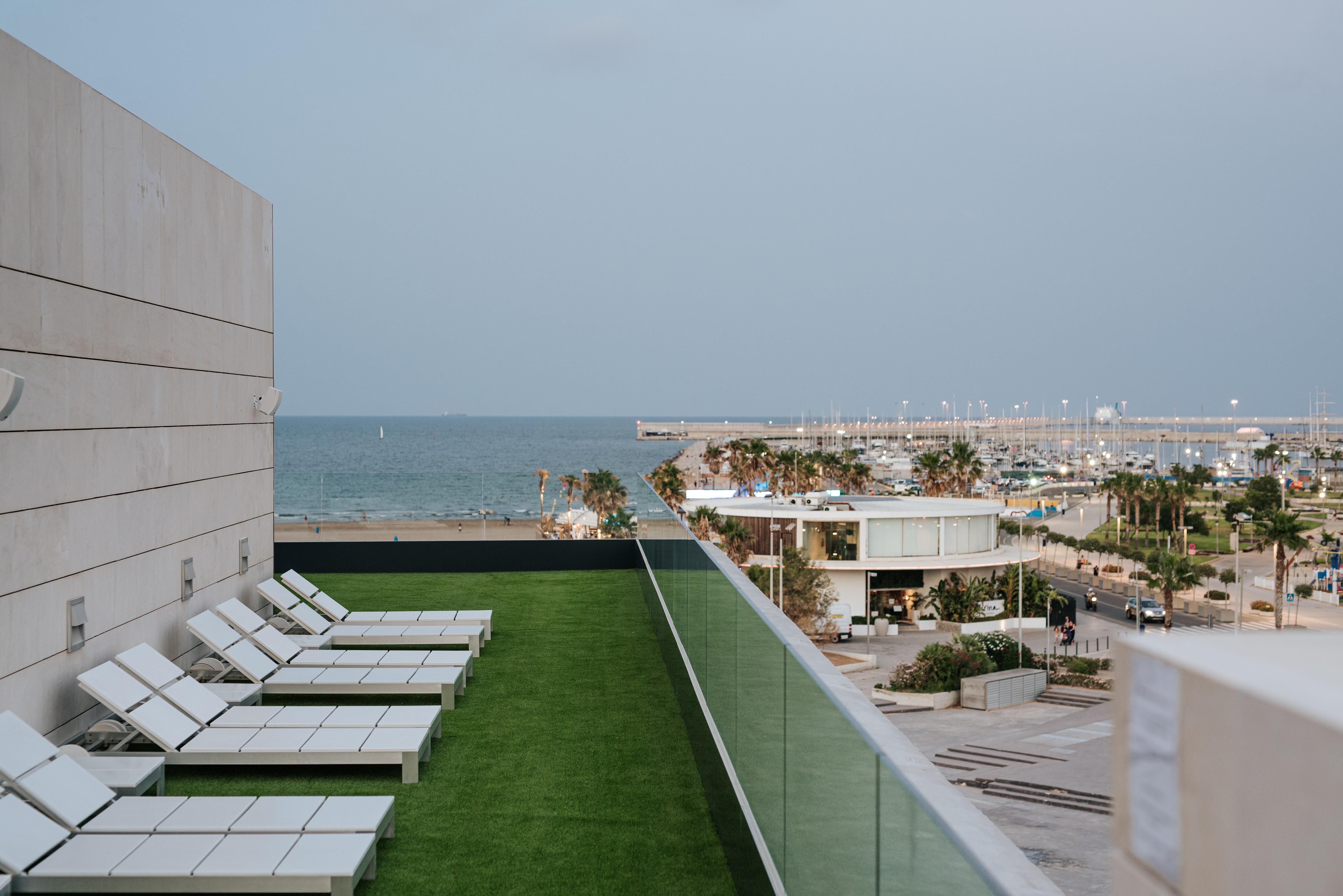 Hotel Neptuno Playa & Spa Valencia Bagian luar foto