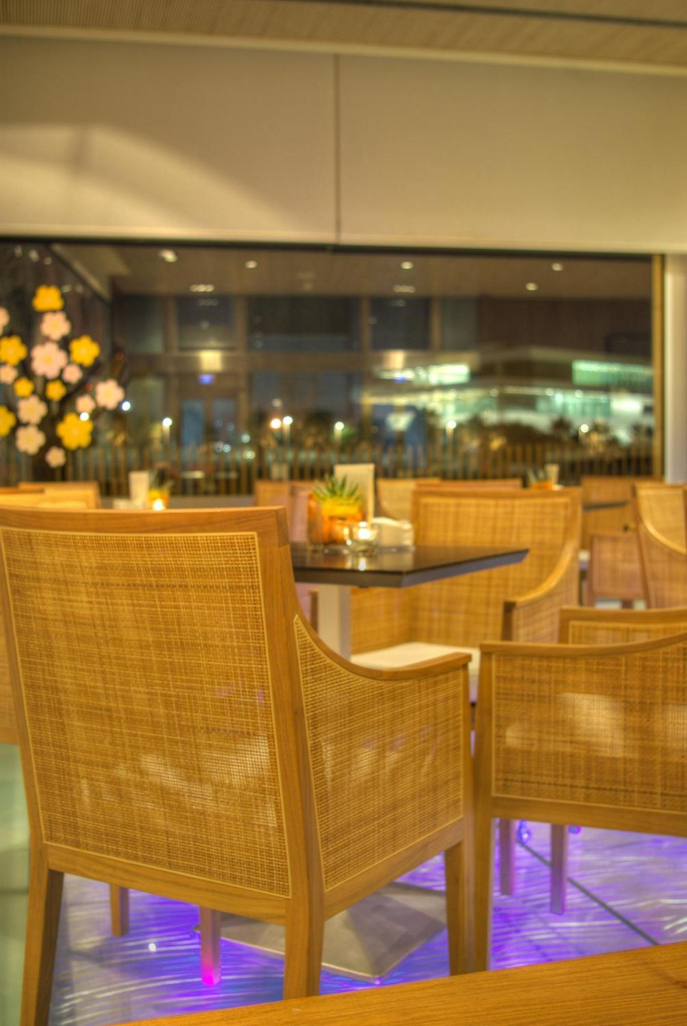 Hotel Neptuno Playa & Spa Valencia Bagian luar foto